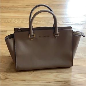 Michael Kors beige bag